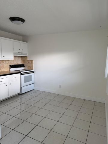6211 SW 37TH Street 211, Davie, FL 33314