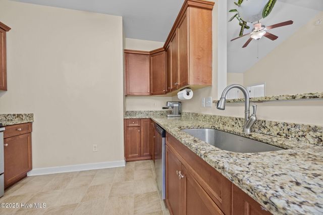 257 E Ivybridge Drive, Hubert, NC 28539