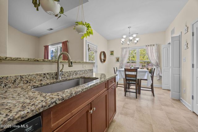 257 E Ivybridge Drive, Hubert, NC 28539