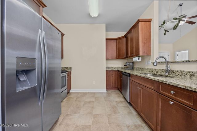 257 E Ivybridge Drive, Hubert, NC 28539