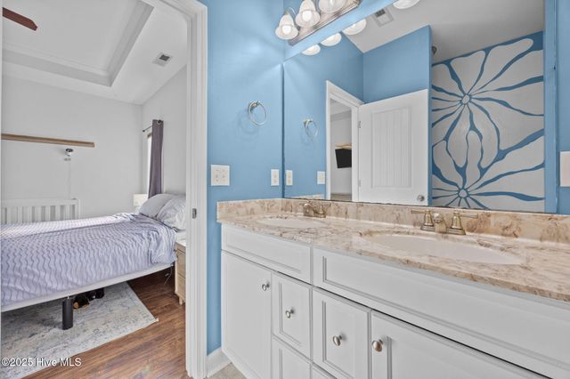 257 E Ivybridge Drive, Hubert, NC 28539