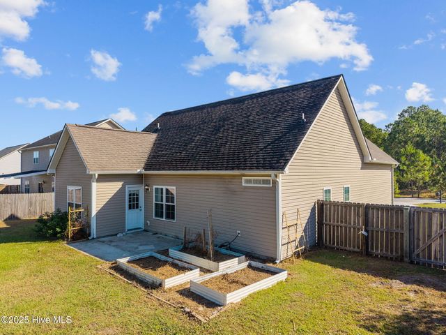 257 E Ivybridge Drive, Hubert, NC 28539