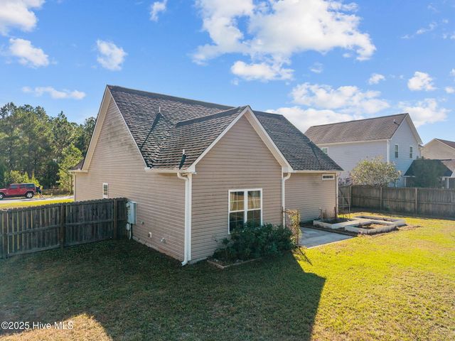 257 E Ivybridge Drive, Hubert, NC 28539