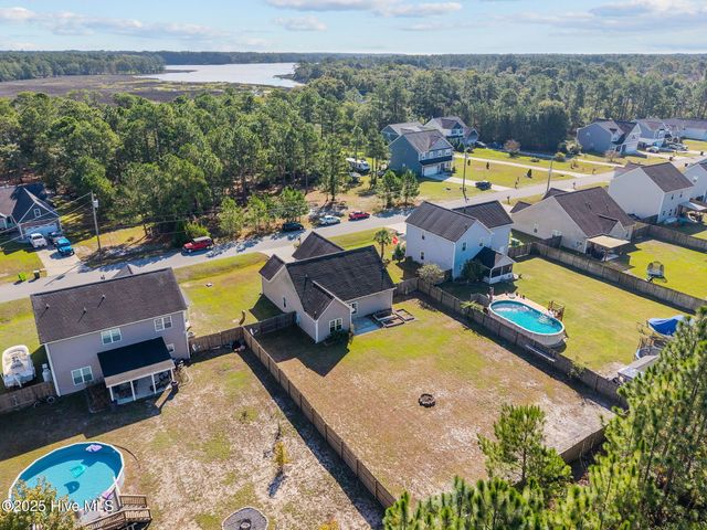 257 E Ivybridge Drive, Hubert, NC 28539