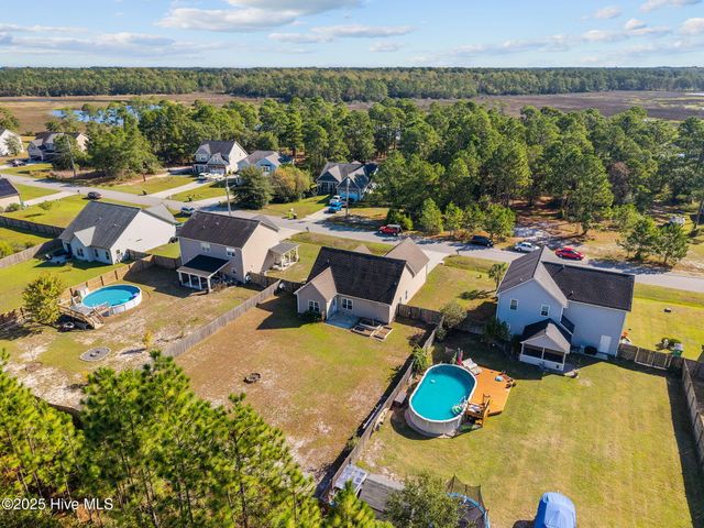 257 E Ivybridge Drive, Hubert, NC 28539