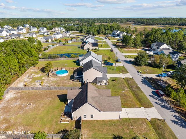 257 E Ivybridge Drive, Hubert, NC 28539