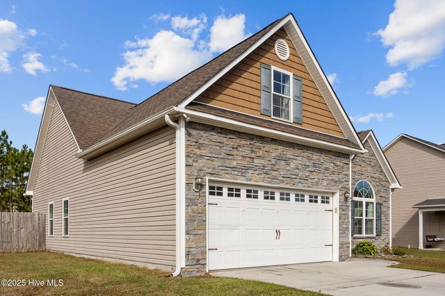 257 E Ivybridge Drive, Hubert, NC 28539