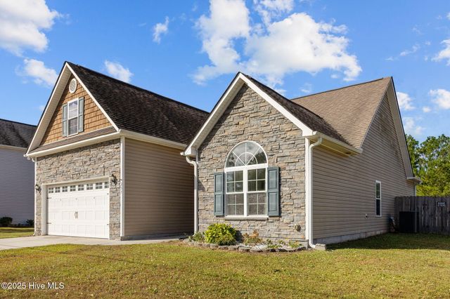 257 E Ivybridge Drive, Hubert, NC 28539