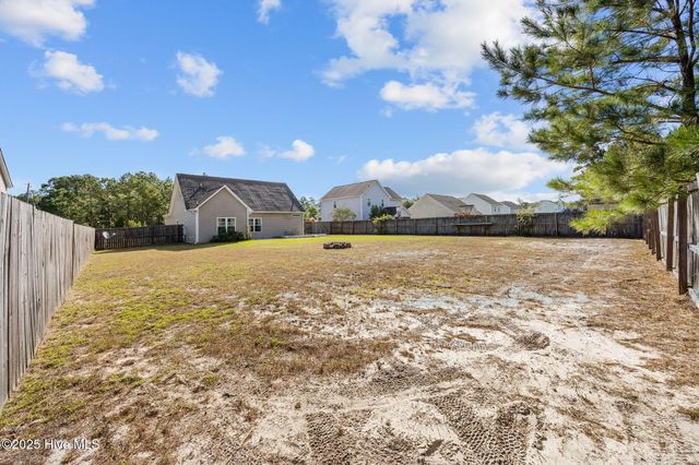 257 E Ivybridge Drive, Hubert, NC 28539