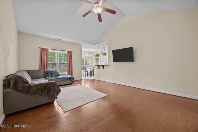 257 E Ivybridge Drive, Hubert, NC 28539