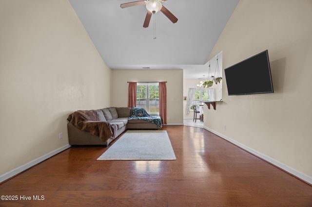 257 E Ivybridge Drive, Hubert, NC 28539