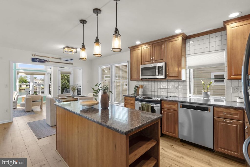 Image 13 of property listing at 1010 SMITH DR, Arnold, MD 21012