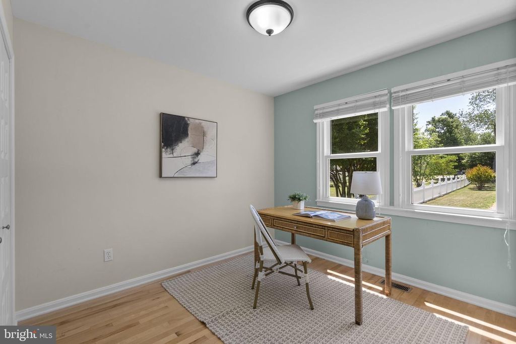 Image 14 of property listing at 1010 SMITH DR, Arnold, MD 21012