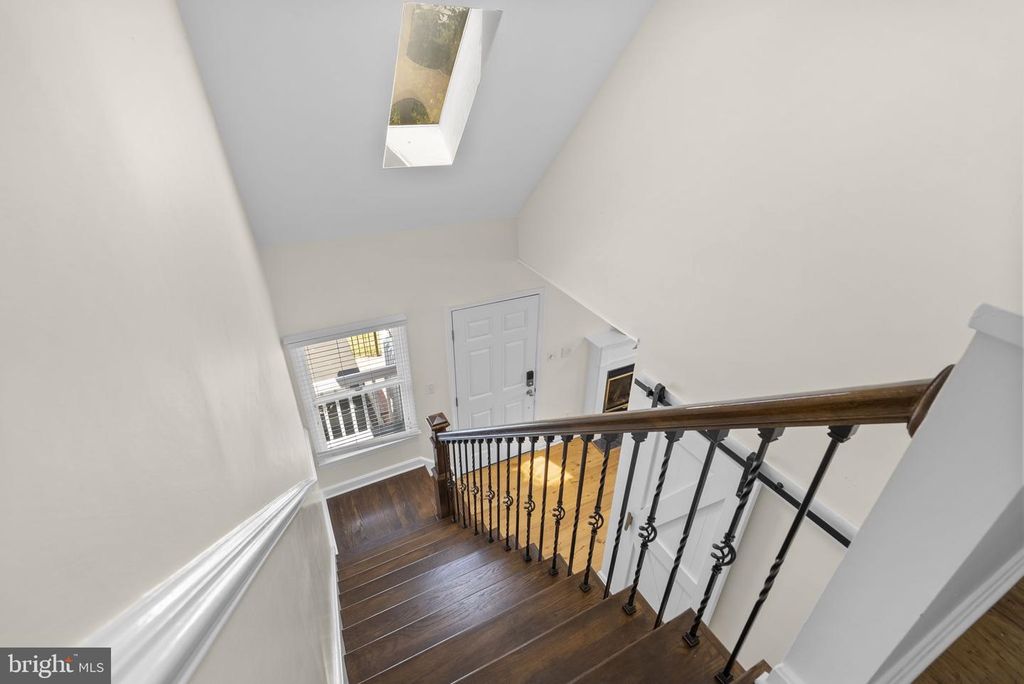 Image 17 of property listing at 1010 SMITH DR, Arnold, MD 21012