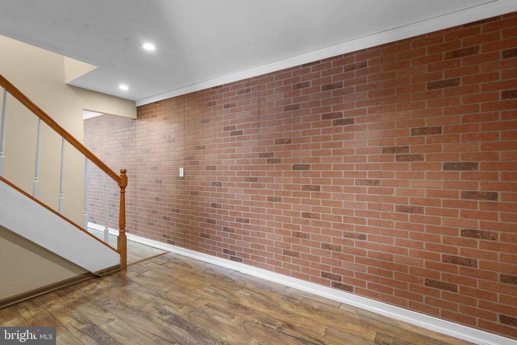Image 29 of property listing at 1010 SMITH DR, Arnold, MD 21012