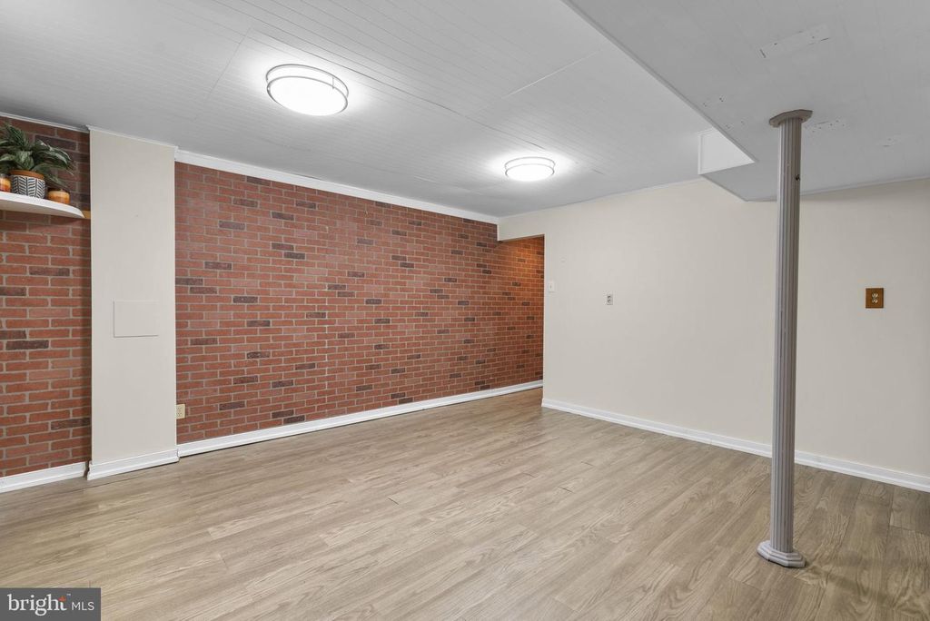 Image 30 of property listing at 1010 SMITH DR, Arnold, MD 21012