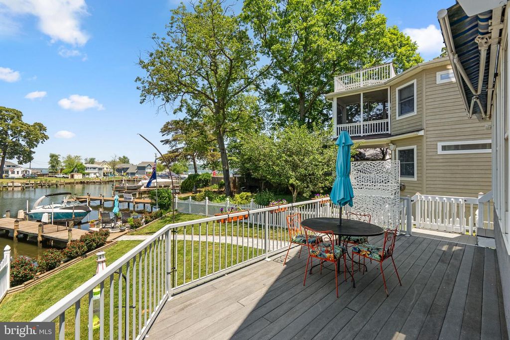 Image 33 of property listing at 1010 SMITH DR, Arnold, MD 21012