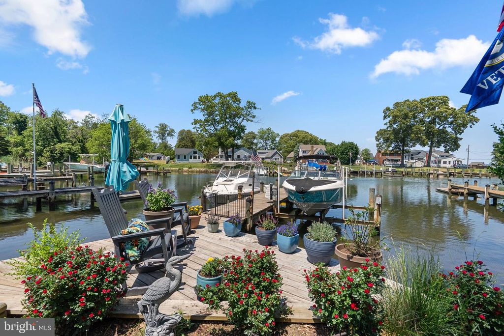 Image 34 of property listing at 1010 SMITH DR, Arnold, MD 21012