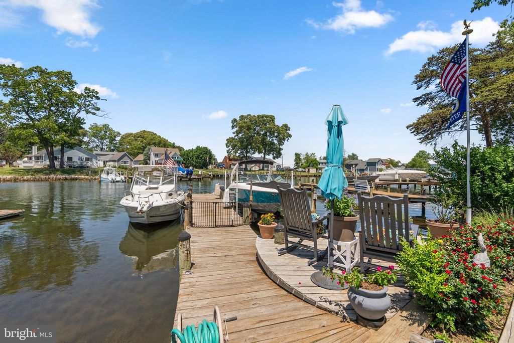 Image 35 of property listing at 1010 SMITH DR, Arnold, MD 21012