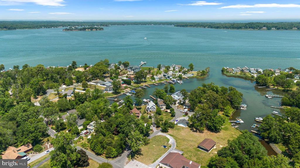 Image 40 of property listing at 1010 SMITH DR, Arnold, MD 21012