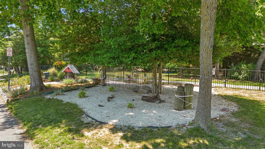 Image 45 of property listing at 1010 SMITH DR, Arnold, MD 21012