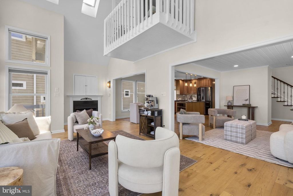 Image 7 of property listing at 1010 SMITH DR, Arnold, MD 21012