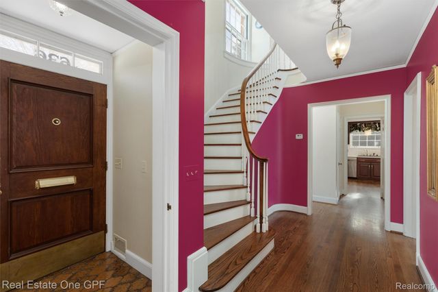 636 Middlesex Road, Grosse Pointe Park, MI 48230