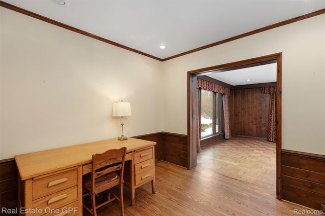 636 Middlesex Road, Grosse Pointe Park, MI 48230