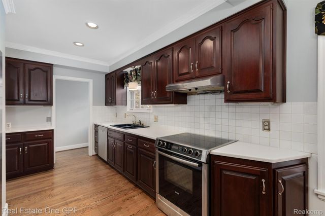 636 Middlesex Road, Grosse Pointe Park, MI 48230