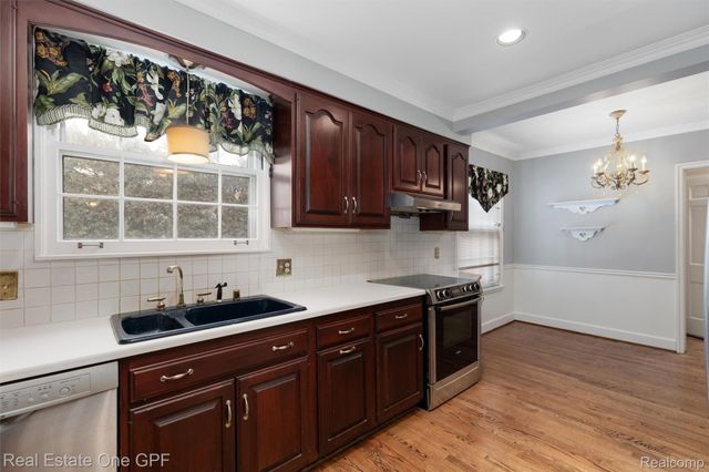 636 Middlesex Road, Grosse Pointe Park, MI 48230