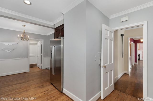 636 Middlesex Road, Grosse Pointe Park, MI 48230