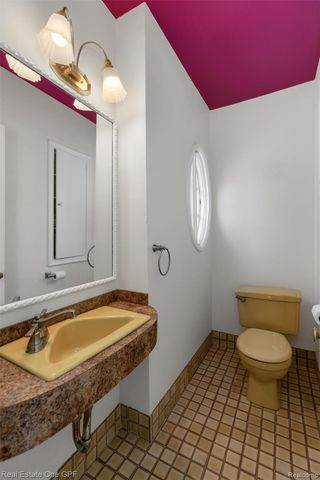 636 Middlesex Road, Grosse Pointe Park, MI 48230