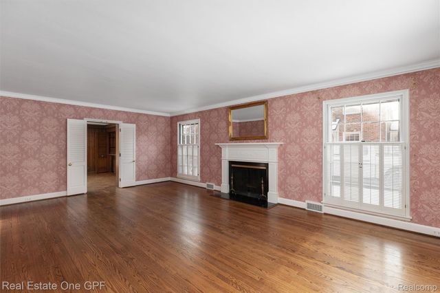 636 Middlesex Road, Grosse Pointe Park, MI 48230