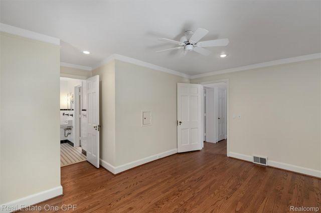 636 Middlesex Road, Grosse Pointe Park, MI 48230