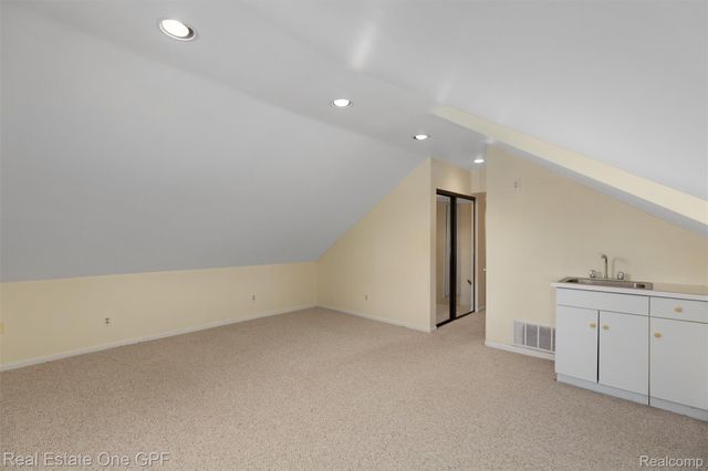 636 Middlesex Road, Grosse Pointe Park, MI 48230