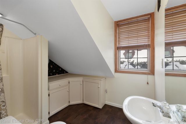 636 Middlesex Road, Grosse Pointe Park, MI 48230