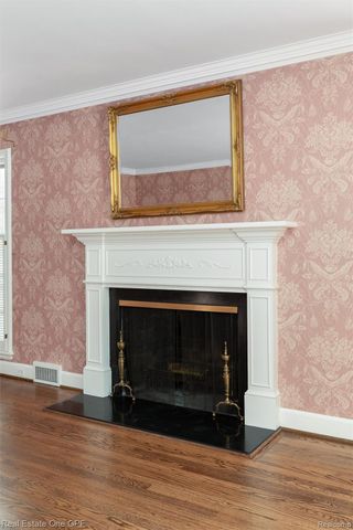 636 Middlesex Road, Grosse Pointe Park, MI 48230