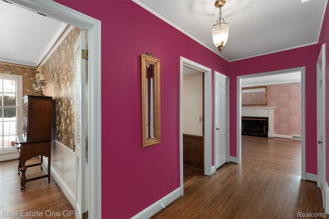 636 Middlesex Road, Grosse Pointe Park, MI 48230