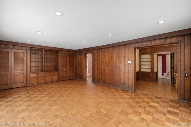 636 Middlesex Road, Grosse Pointe Park, MI 48230