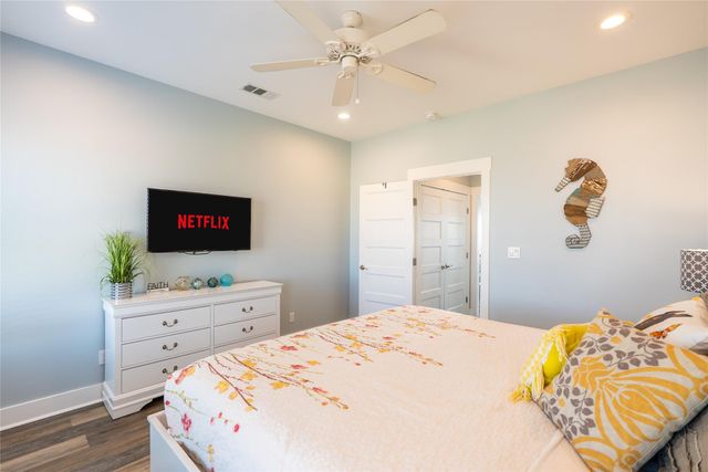 1339 Emerald Drive, Crystal Beach, TX 77650