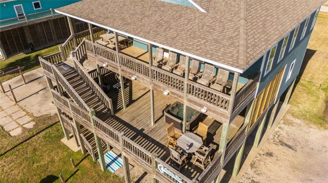 1339 Emerald Drive, Crystal Beach, TX 77650