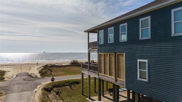 1339 Emerald Drive, Crystal Beach, TX 77650