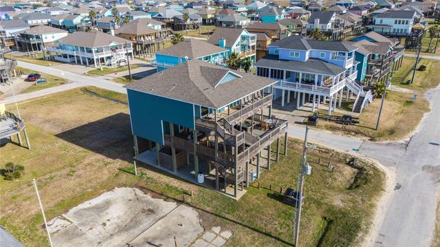 1339 Emerald Drive, Crystal Beach, TX 77650