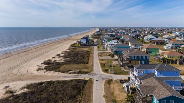 1339 Emerald Drive, Crystal Beach, TX 77650