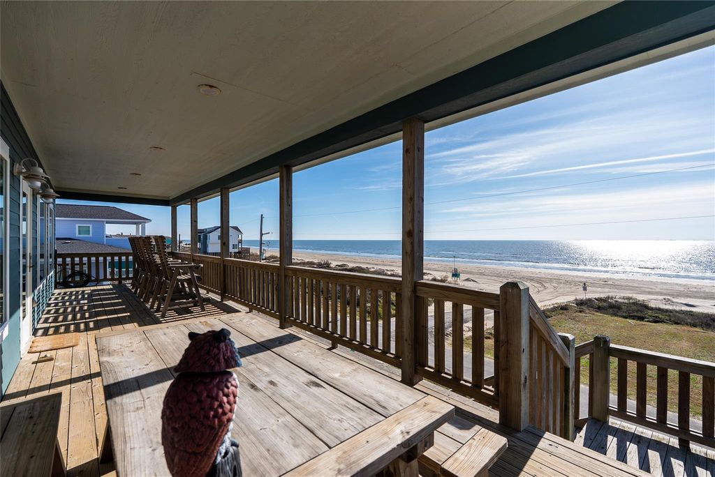 1339 Emerald Drive, Crystal Beach, TX 77650