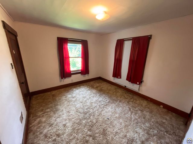 225 SE Lime ST, Topeka, KS 66607