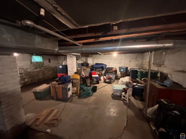 225 SE Lime ST, Topeka, KS 66607