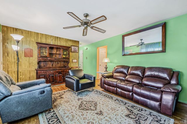 345 Earle Street, Central Islip, NY 11722