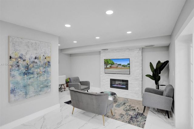 6 Little Harbor Way, Deerfield Beach, FL 33441