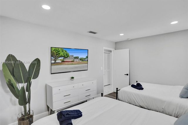 6 Little Harbor Way, Deerfield Beach, FL 33441